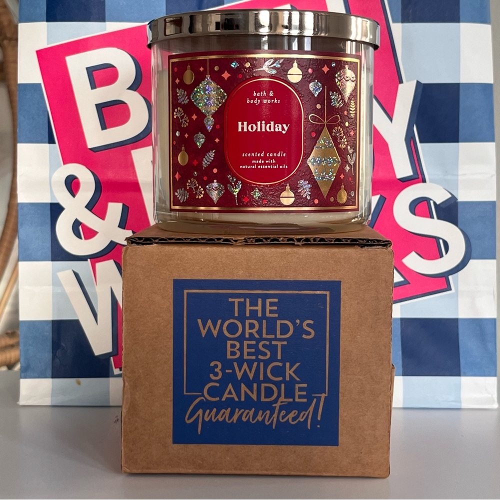 New Holiday Bath & Body Works scented candle (new in box)